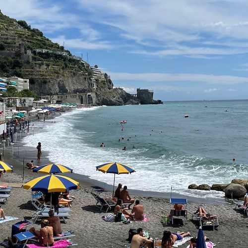 Sette comuni della Costa d'Amalfi si impegnano per un turismo balneare accessibile e inclusivo per le persone con disabilità