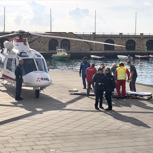 Si sente male a Positano, turista austriaco colpito da ictus. In eliamulanza a Salerno