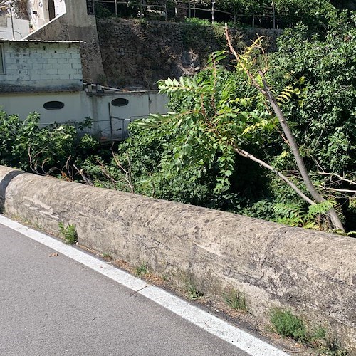 Sono in gravi condizioni di salute le due donne cadute nel burrone a Maiori: gli aggiornamenti dall’ospedale