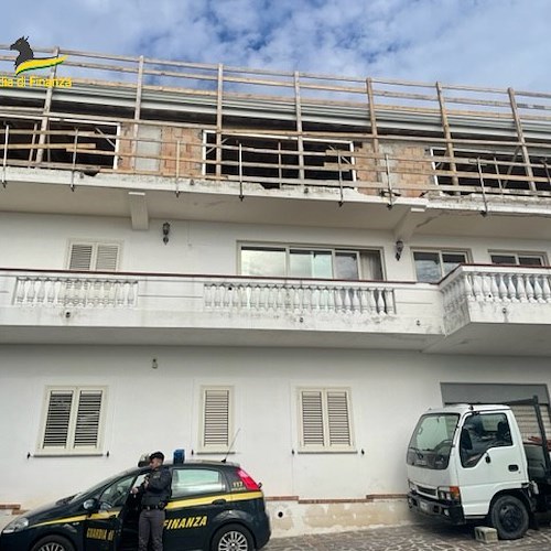 Sopraelevazione abusiva, sequestro nel cilentano: nei guai anche funzionario comunale
