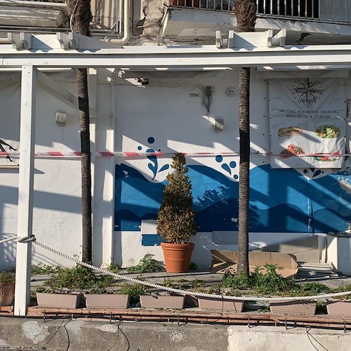 Sorpresi a realizzare lavori abusivi a pochi metri dalla frana: sequestrato locale nel centro di Amalfi [FOTO]