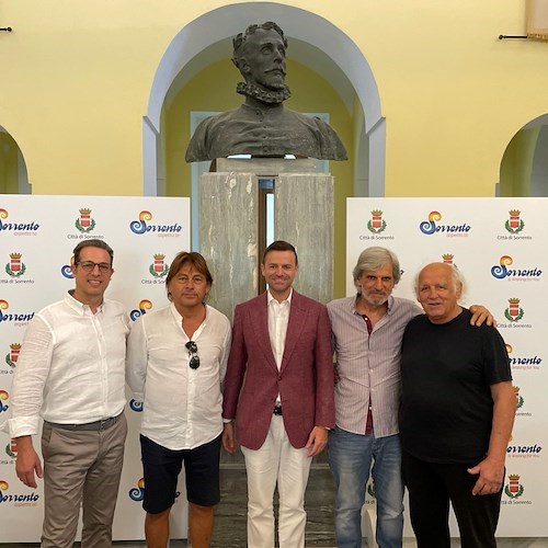 Sorrento, il sindaco Coppola annuncia: «L'intarsio sorrentino verso la candidatura Unesco»