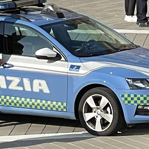 Sorrento, polizia scopre concessionaria abusiva di auto usate: titolare nei guai 