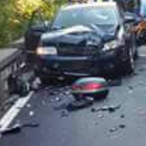 Spaventoso incidente auto-moto tra Vietri e Cetara: tre feriti, centauro di Baronissi il più grave