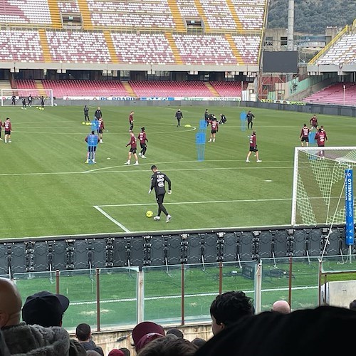 Stadio Arechi, allenamento a porte aperte, più di mille tifosi granata a supportare la squadra /foto /video