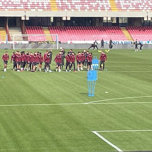 Stadio Arechi, allenamento a porte aperte, più di mille tifosi granata a supportare la squadra /foto /video