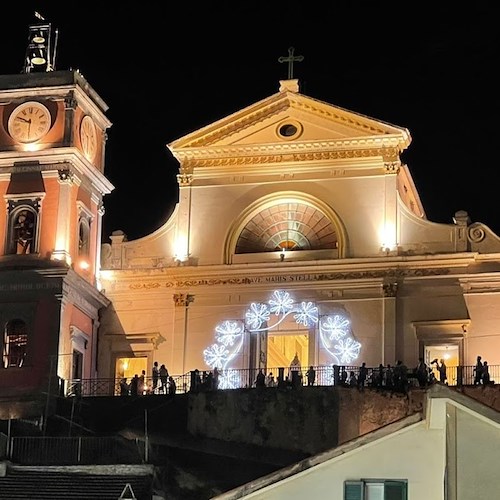 Stasera a Maiori la Collegiata di S. Maria a Mare si spegne per "protestare" contro il caro bolletta