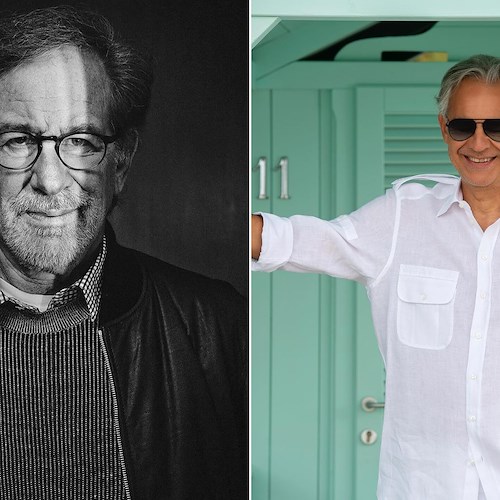 Steven Spielberg festeggia alla Torre Normanna con Andrea Bocelli: fuochi d'artificio a fine evento