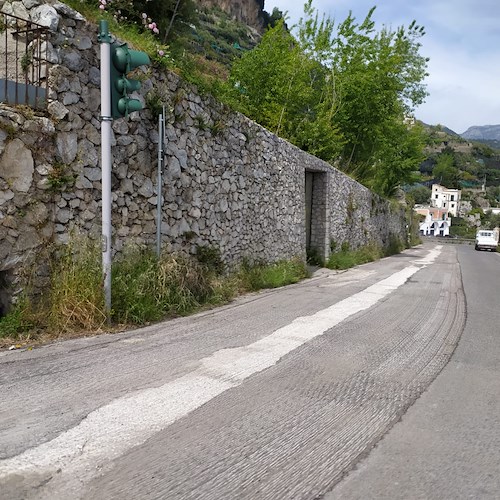 Strada Castiglione-Ravello, finalmente il nuovo manto d'asfalto [FOTO-VIDEO]