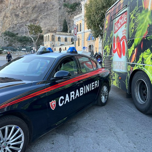 Stretta dei Carabinieri sui motociclisti che nel weekend invadono la Statale 163 Amalfitana