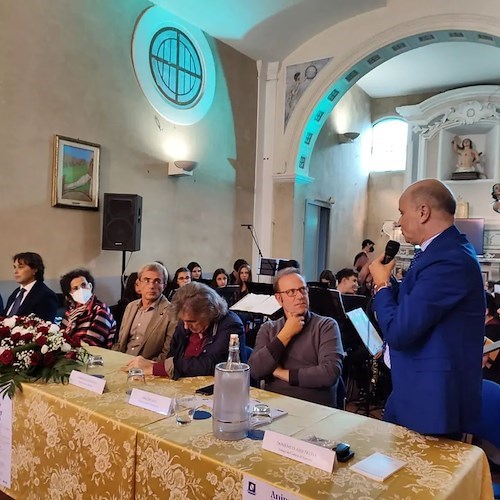 Successo a Tramonti per la prima serata di AnimaVerso con Peppe Servillo, questa sera Cristina Donadio a Polvica