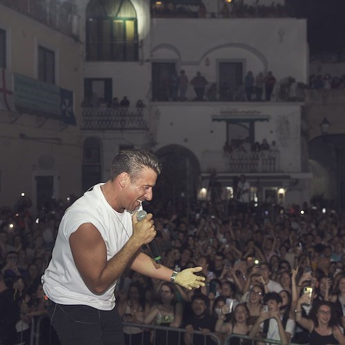 Successo per il Kiss Kiss Play Summer Live ad Amalfi, ieri sera generazioni unite nel segno della musica