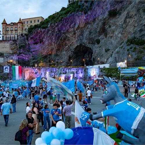 Successo per la Festa Scudetto a Maiori: tantissimi tifosi del Napoli al Porto /FOTO