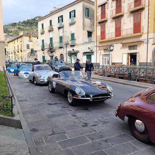 Tappa a Maiori per le auto storiche della "Sorrento Roads by 1000 Miglia" /FOTO e VIDEO