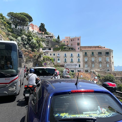 Targhe alterne in Costa d’Amalfi: Prefetto accoglie richieste Sindaci, ecco chi è esente da Ordinanza Anas 