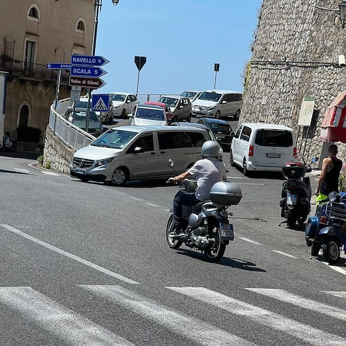 Targhe alterne, per i turisti che alloggiano in Costa d'Amalfi con regolare prenotazione non è obbligatorio compilare il modulo