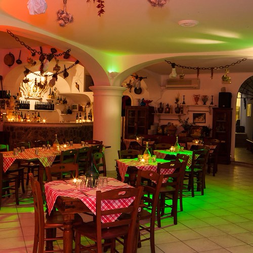 Taverna "Miseria e Nobiltà" di Amalfi cerca cuoca
