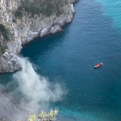 "Tenet", regista Christopher Nolan fa bonificare la spiaggia del "Cavallo morto" per girare suo film in Costiera Amalfitana [FOTO]