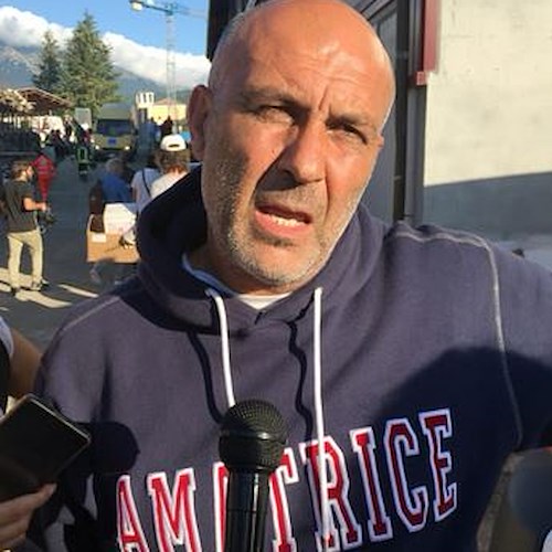 Terremoto, sindaco di Amatrice Pirozzi: «Non nevicava così da 70 anni. Mi chiedo se abbiamo fatto qualcosa di male»
