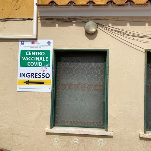 Terza dose: aggiornamento criteri di accesso all’Ospedale Costa d'Amalfi, open day a Positano