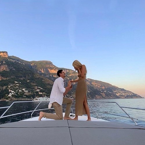 Thibaut Courtois sceglie la Costa d'Amalfi per dichiararsi all'amata Mishel Gerzig 