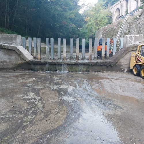 Torrente Dragone, a Scala proseguono i lavori per il ripristino della funzionalità delle briglie frangicolata