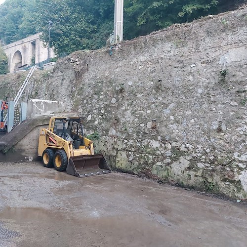 Torrente Dragone, a Scala proseguono i lavori per il ripristino della funzionalità delle briglie frangicolata