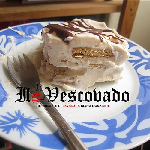 Torta biscotto fredda con crema alla mandorla