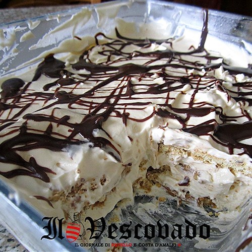 Torta biscotto fredda con crema alla mandorla