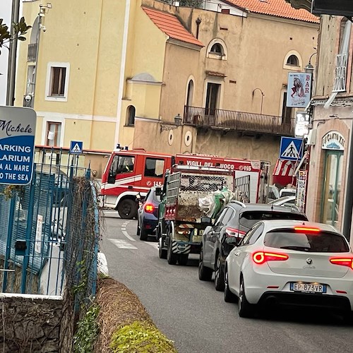 Traffico in Costa d’Amalfi, Cammarano (M5s): «Non servono ordinanze stagionali, ma provvedimenti di vero superamento del problema»