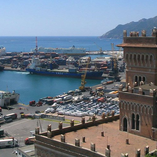 Traffico internazionale di stupefacenti al porto di Salerno: arrestati spedizioniere e imprenditore