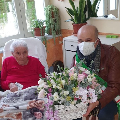 Tramonti, compie 107 anni nonna Anastasia. E' tra le più longeve della Campania