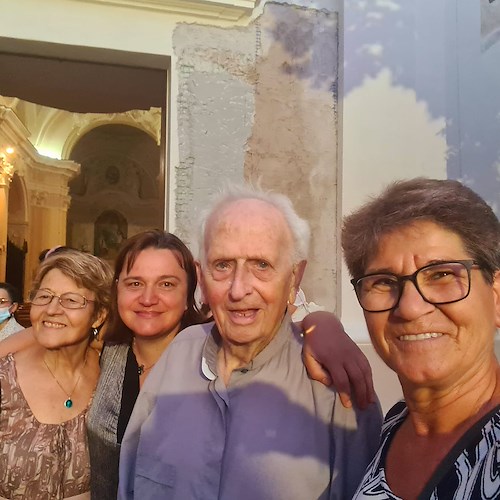 Tramonti: Don Francesco Amatruda raggiunge 70 anni di sacerdozio e festeggia con i cittadini