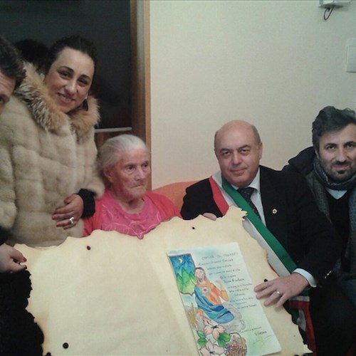 Tramonti festeggia i 103 anni di nonna Anastasia Russo: è lei la più longeva del paese