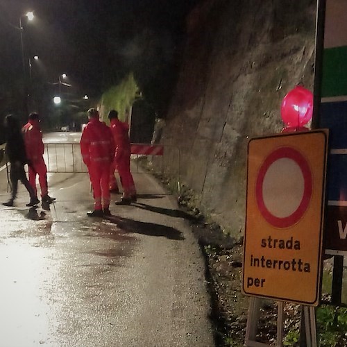 Tramonti: quattro frane sulla SP2, per raggiungere il Valico bisogna prendere la SP141 /FOTO