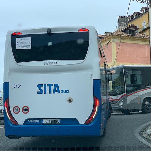 Trasporto pubblico carente in Costa d’Amalfi: Conferenza dei Sindaci scrive a De Luca e Cascone