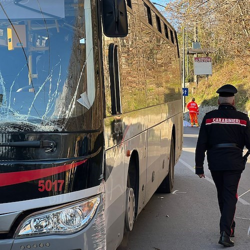 Travolto dal suo stesso pullman, muore autista: tragedia a Tramonti /FOTO