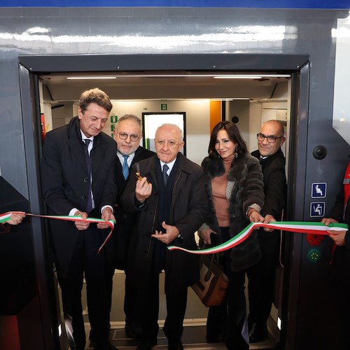 Trenitalia, in Campania tre nuovi treni Rock: si abbassa a 11 anni l’età media dei treni regionali