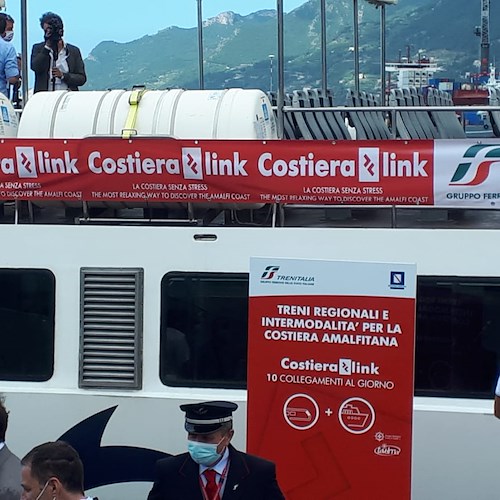 "Trenitalia summer experience 2022": nell'orario estivo 35 collegamenti al giorno "Costiera Link" per la Costa d'Amalfi