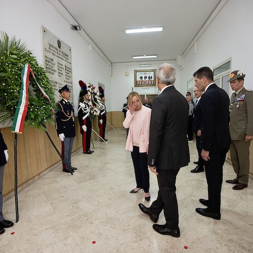 Trentuno anni fa l'uccisione di Paolo Borsellino: la premier Meloni depone corona di alloro a Palermo