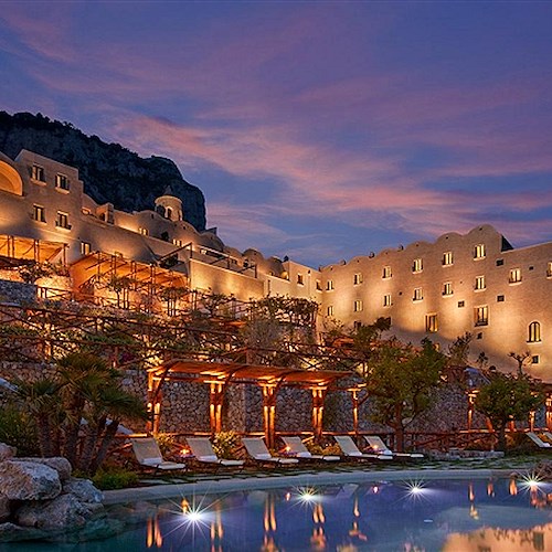 Tripadvisor: a Capri l’hotel più romantico d’Italia, nella top ten il 'Monastero' di Conca dei Marini