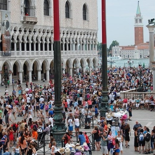 Troppi B&B, Comune di Venezia blocca le licenze: sempre meno residenti in città