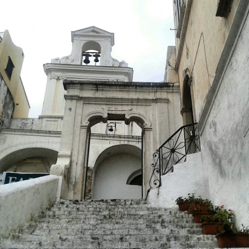 Turismo religioso in Costa d’Amalfi: frammenti di flash-back alla moviola dei ricordi tra chiese e conventi di Atrani