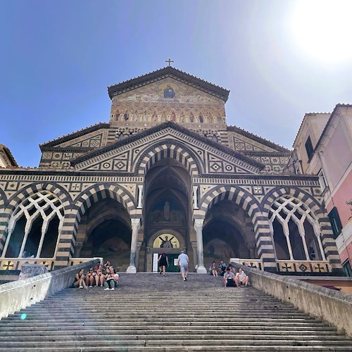Turisti al Duomo di Amalfi<br />&copy; Maria Abate
