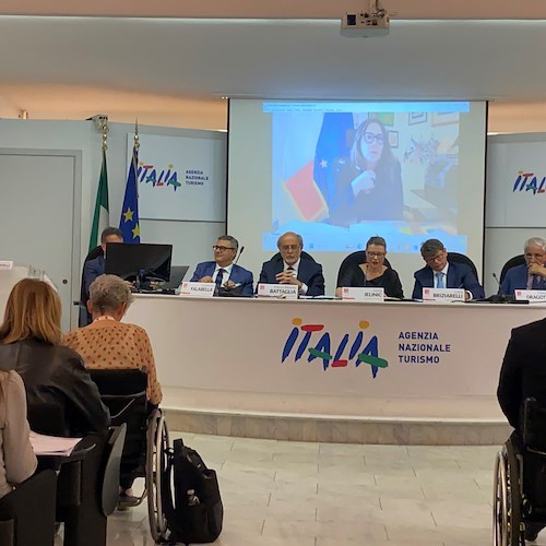 Turismo, svolta in Italia: la Penisola si dota di auto a noleggio adattate per viaggi e mobilità inclusiva