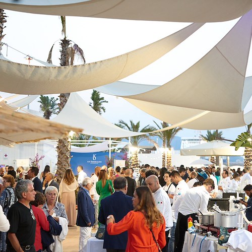 Tutto pronto per "Buonissimi 2023", il charity event alle Rocce Rosse del Lloyd’s Baia Hotel di Vietri sul Mare