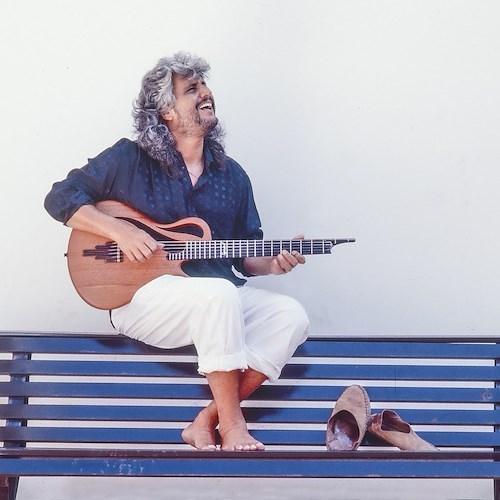 “Tutto quello che mi ha dato emozione viene alla luce”, la vita e le opere di Pino Daniele raccontate in un libro dal figlio Alessandro