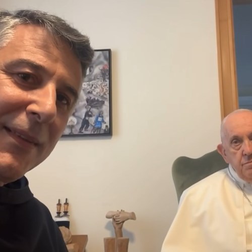 Un incontro speciale tra Padre Enzo Fortunato e Papa Francesco con la benedizione della "Bravagente" /foto /video