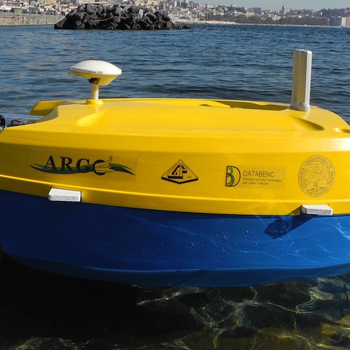 Un innovativo drone marino per rilevare il tesoro sommerso nel mare di Napoli