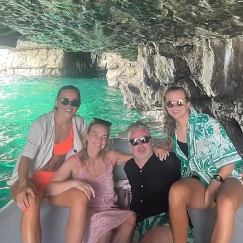 Vacanza romantica in Costa d'Amalfi per le calciatrici irlandesi Katie McCabe e Ruesha Littlejohn